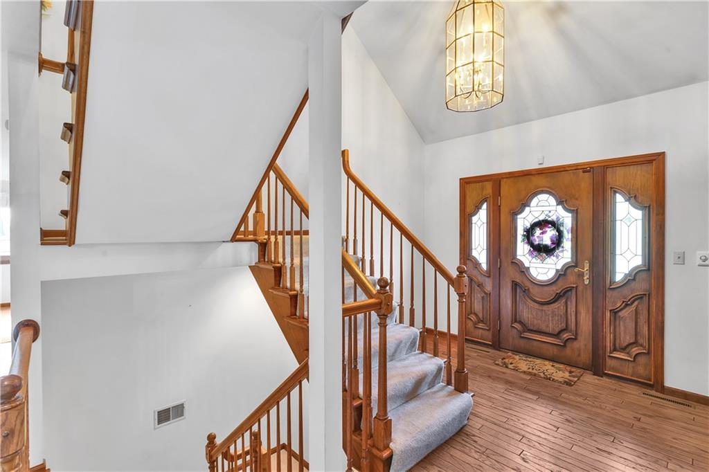 944 Lowber Road Irwin, PA 15642 - Photo 6 of 37