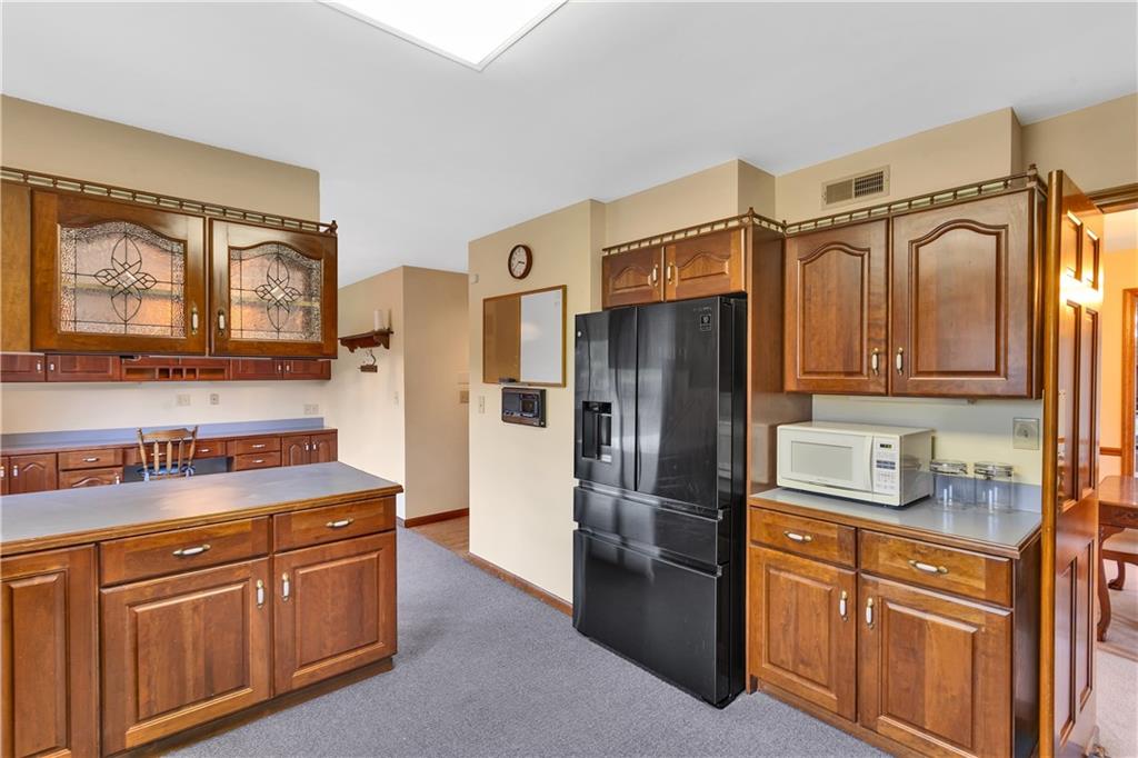 944 Lowber Road Irwin, PA 15642 - Photo 8 of 37