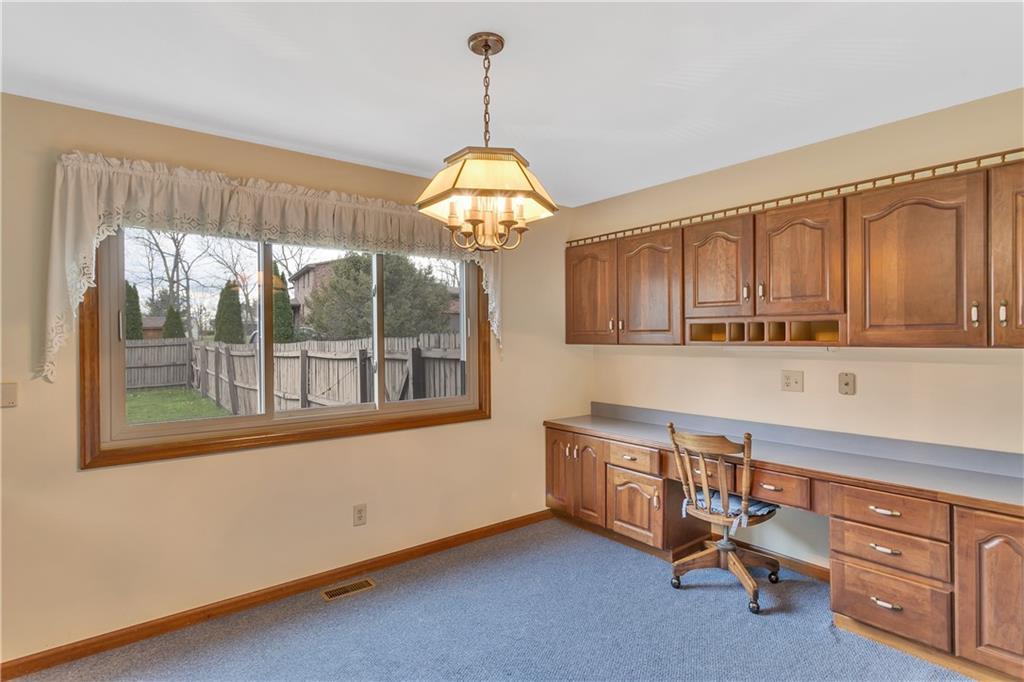 944 Lowber Road Irwin, PA 15642 - Photo 9 of 37