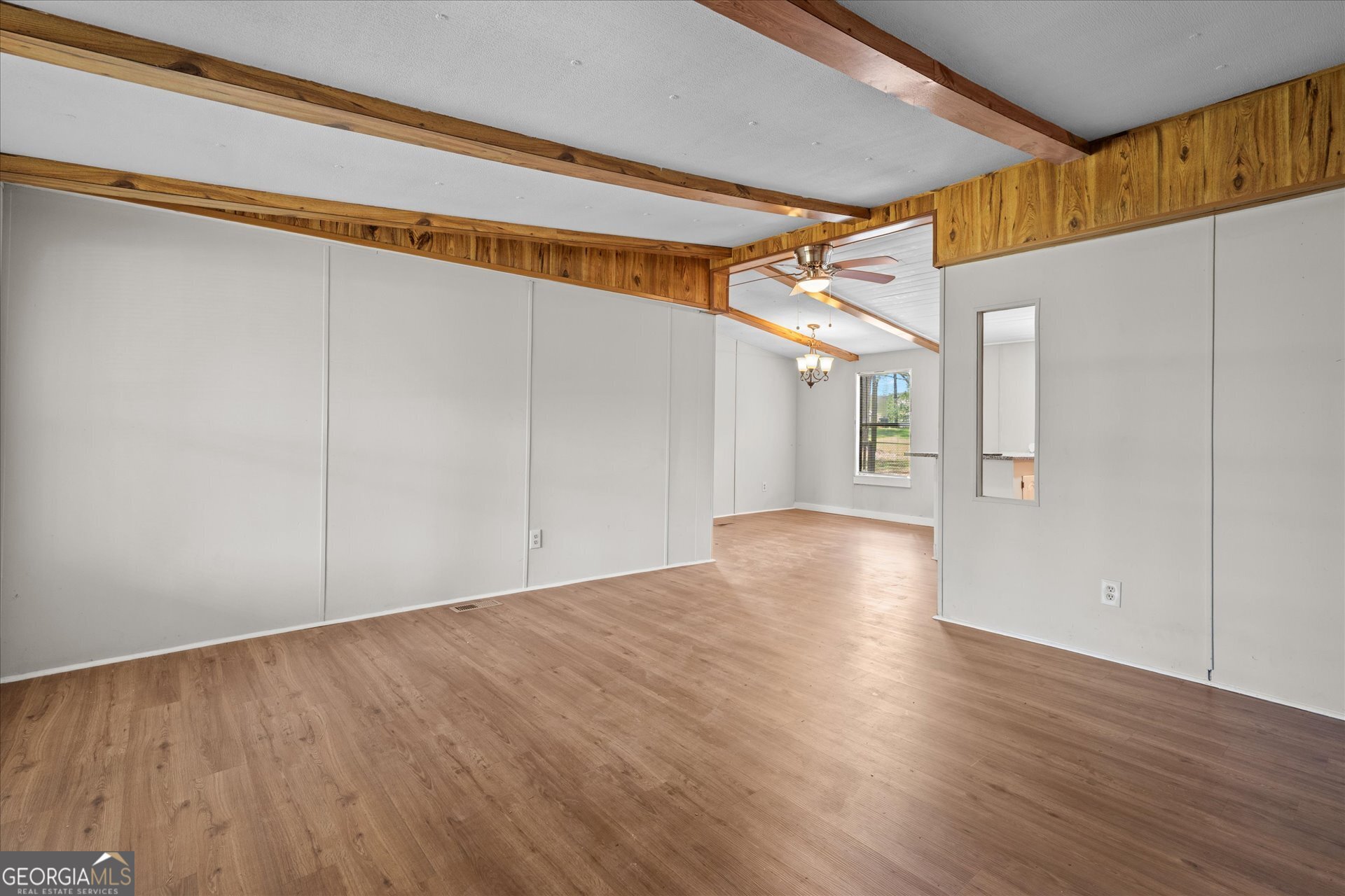 2075 Louina Road Roanoke, AL 36274 - Photo 15 of 34 Living Room