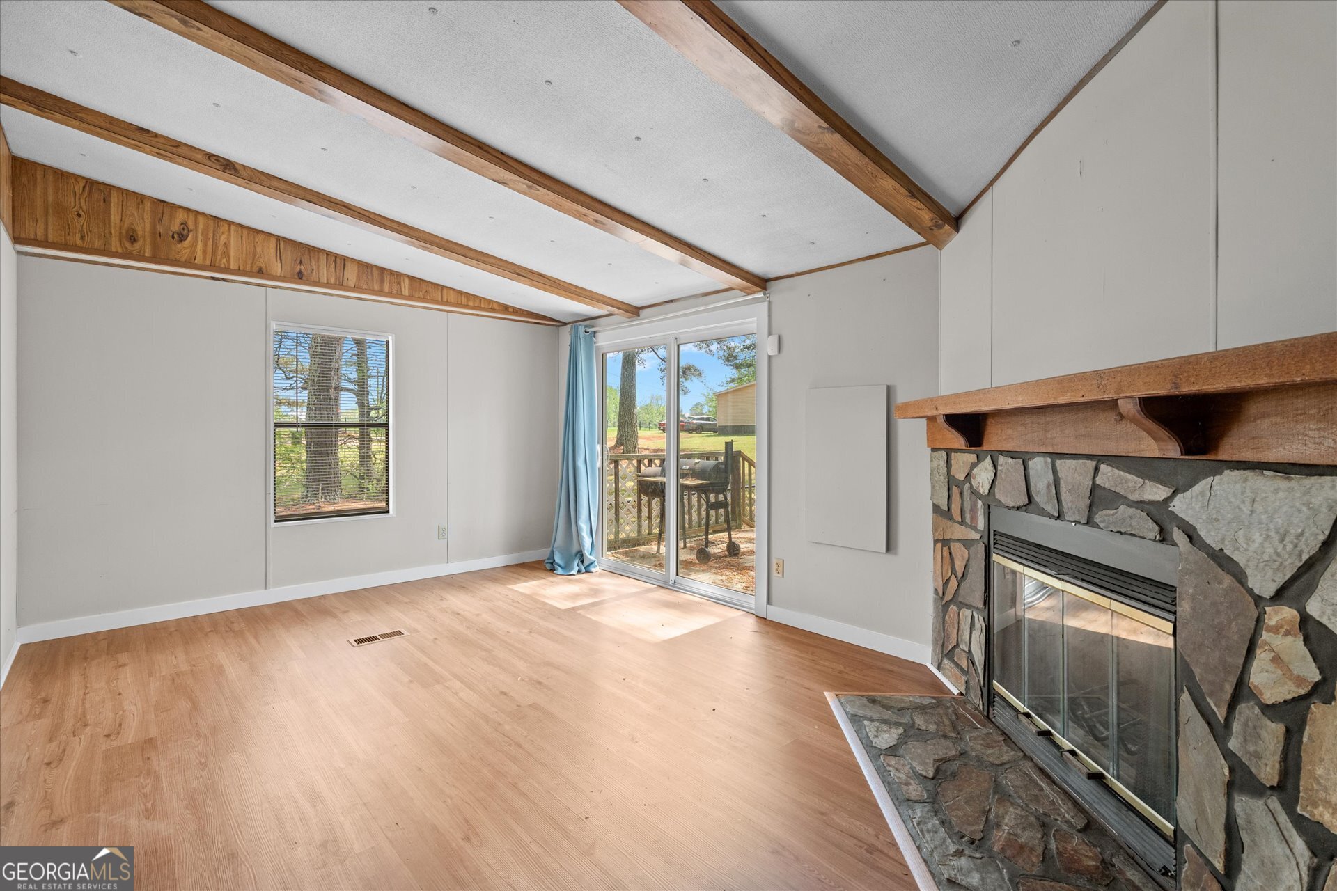 2075 Louina Road Roanoke, AL 36274 - Photo 18 of 34 Living Room