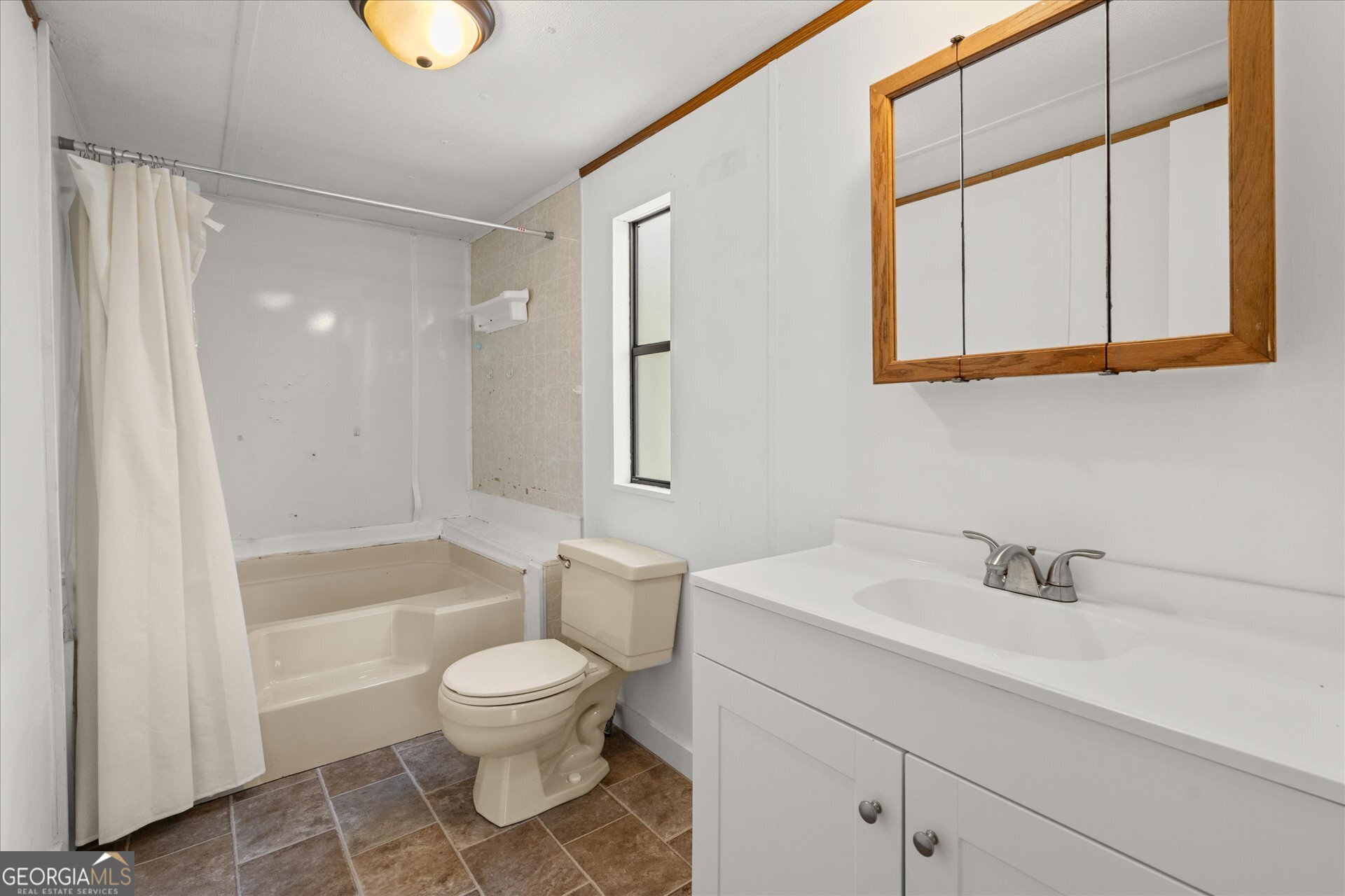 2075 Louina Road Roanoke, AL 36274 - Photo 23 of 34 Bathroom