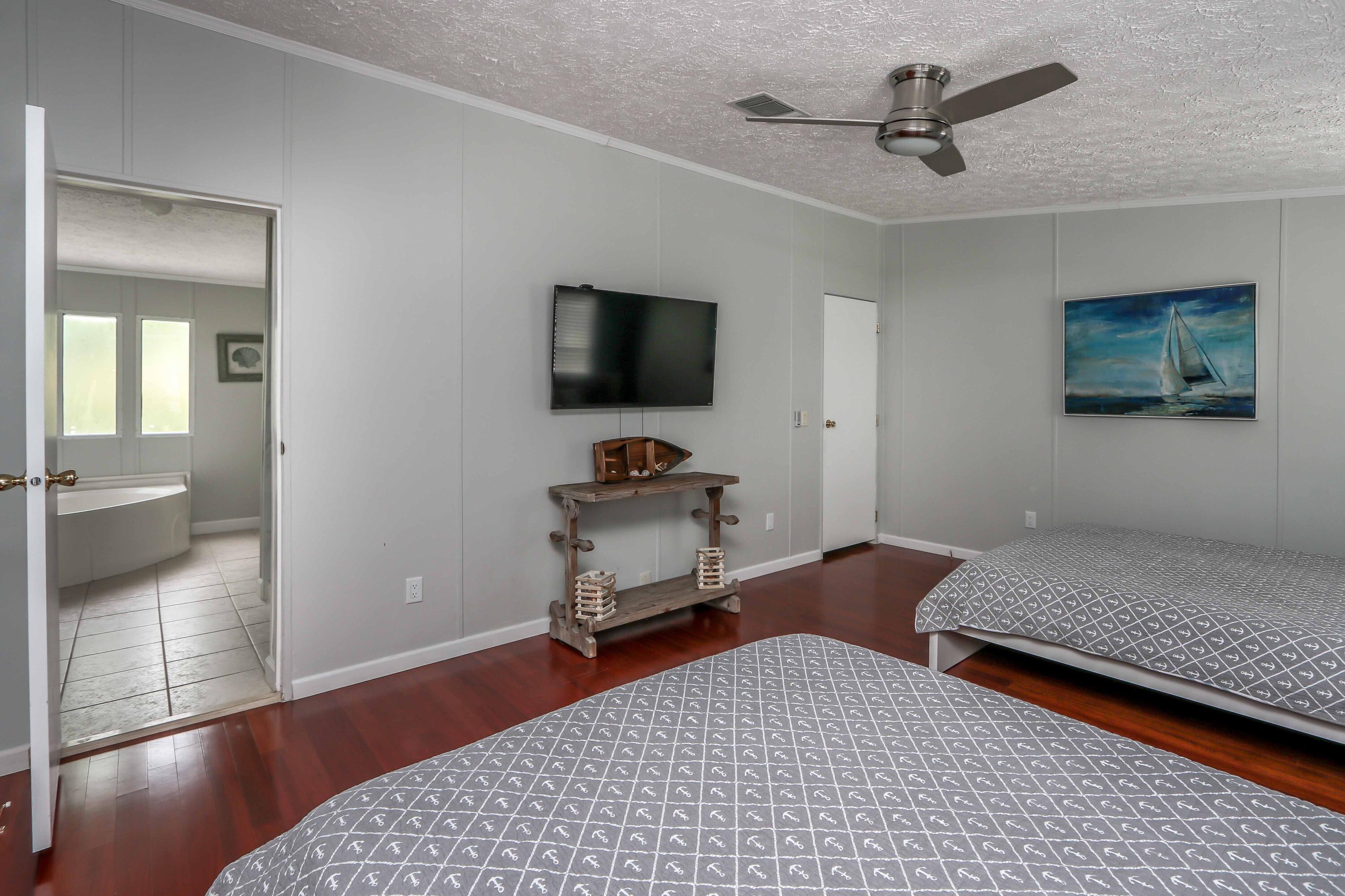 143 Long Key Road, Unit NONE Key Largo, FL 33037 - Photo 34 of 45 143_Long_Key_Rd_David_12052021 (213)-16