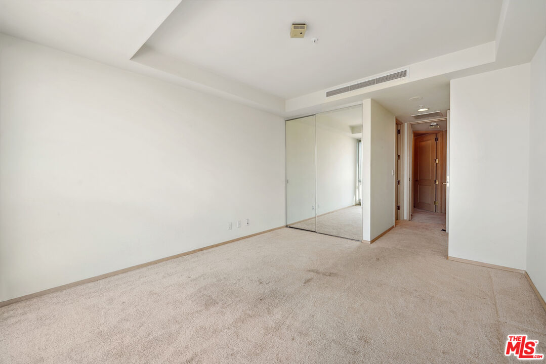 10490 Wilshire Boulevard, Unit 1402 Los Angeles, CA 90024 - Photo 25 of 67