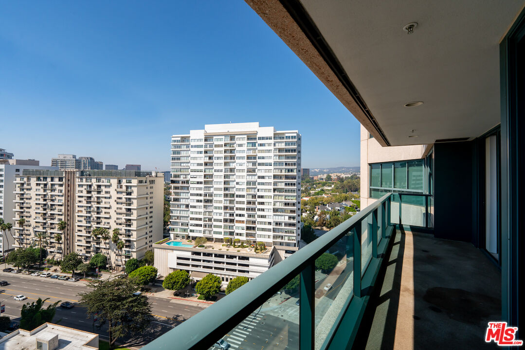 10490 Wilshire Boulevard, Unit 1402 Los Angeles, CA 90024 - Photo 27 of 67 a view of a balcony with city view