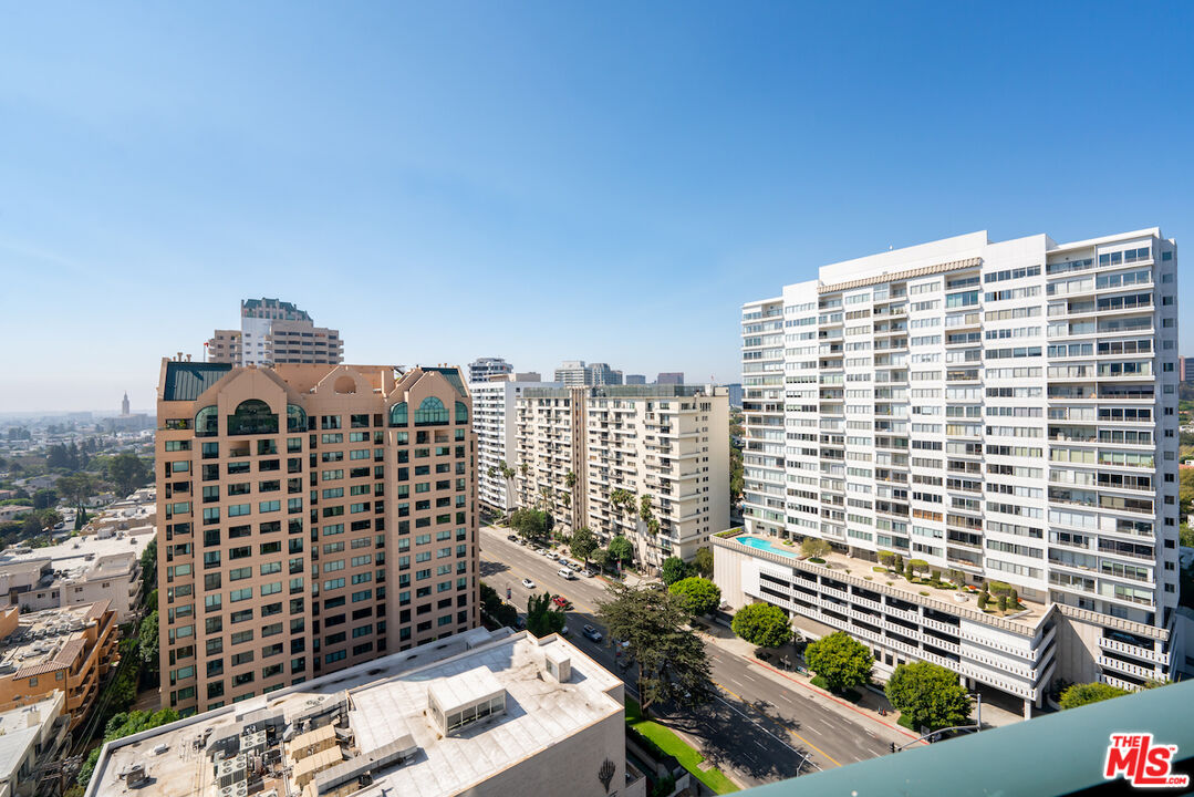 10490 Wilshire Boulevard, Unit 1402 Los Angeles, CA 90024 - Photo 28 of 67 a view of a city with tall buildings