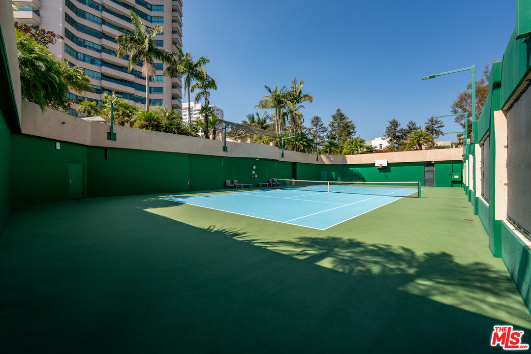 10490 Wilshire Boulevard, Unit 1402 Los Angeles, CA 90024 - Photo 47 of 67 a view of a golf course with a park