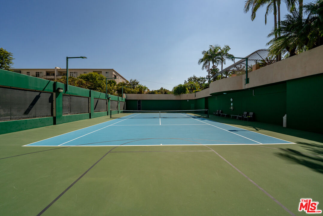 10490 Wilshire Boulevard, Unit 1402 Los Angeles, CA 90024 - Photo 51 of 67 a view of a tennis court