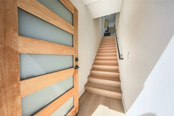 $4,579 | 2012 South Dunsmuir Avenue, Unit B, Los Angeles, CA 90016