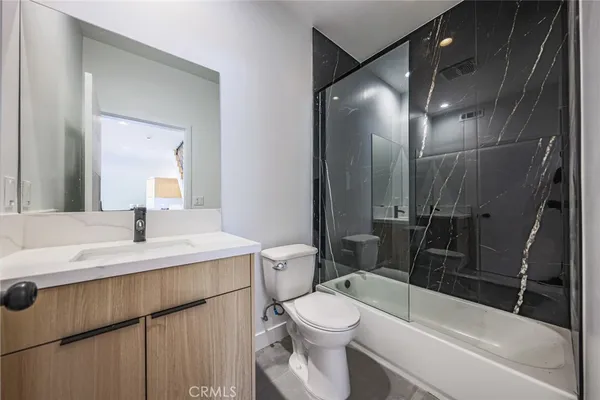 $4,579 | 2012 South Dunsmuir Avenue, Unit B, Los Angeles, CA 90016