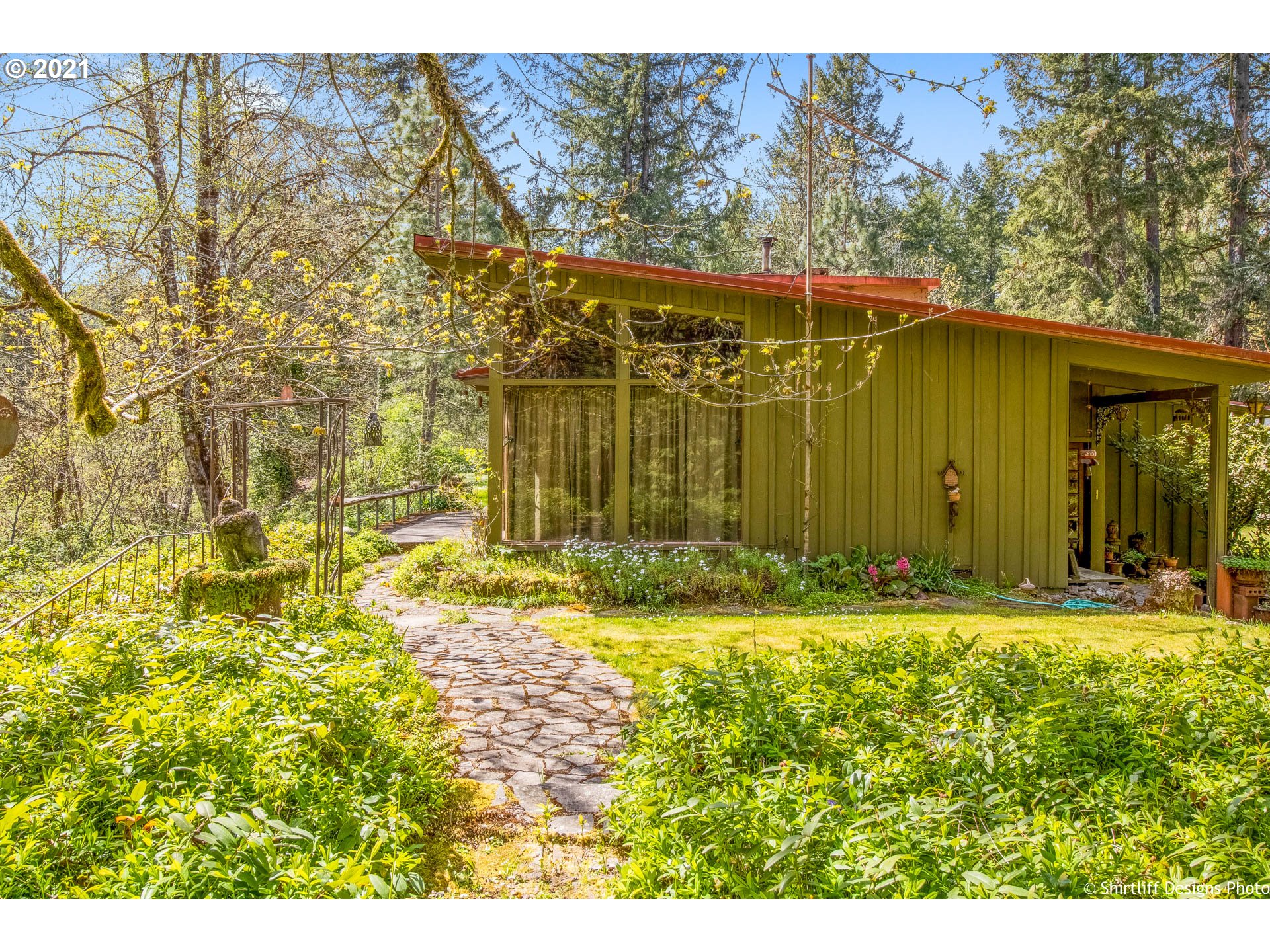 76686 Mosby Creek Road Cottage Grove, OR 97424 - Photo 5 of 32 Gallery Image 5