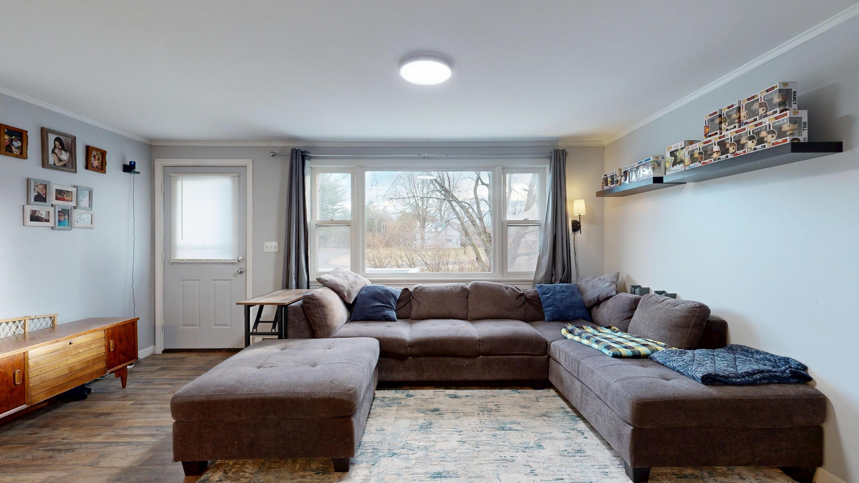 6 Cecile Avenue Augusta, ME 04330 - Photo 13 of 32 Living Room