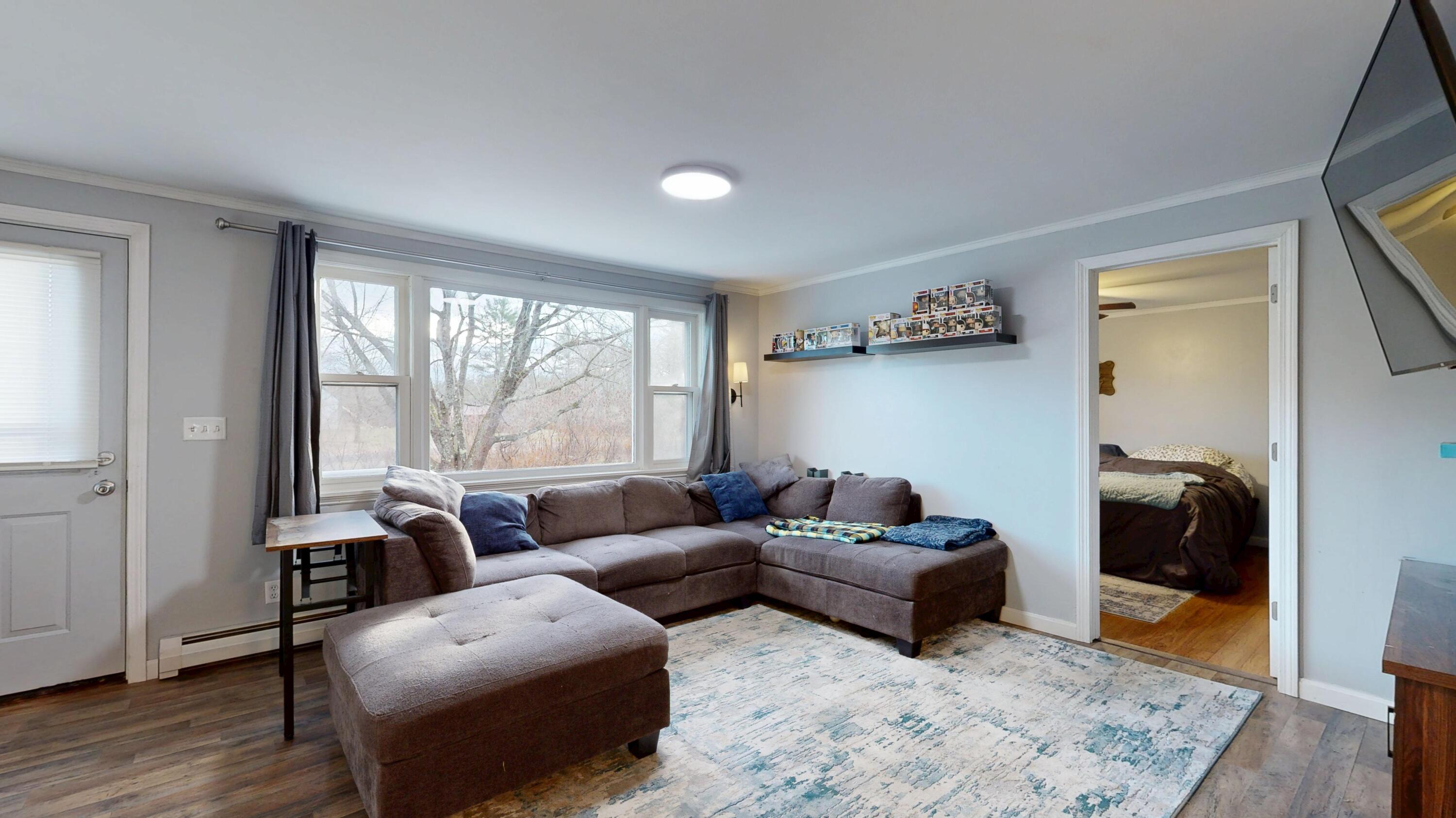 6 Cecile Avenue Augusta, ME 04330 - Photo 14 of 32 Living Room