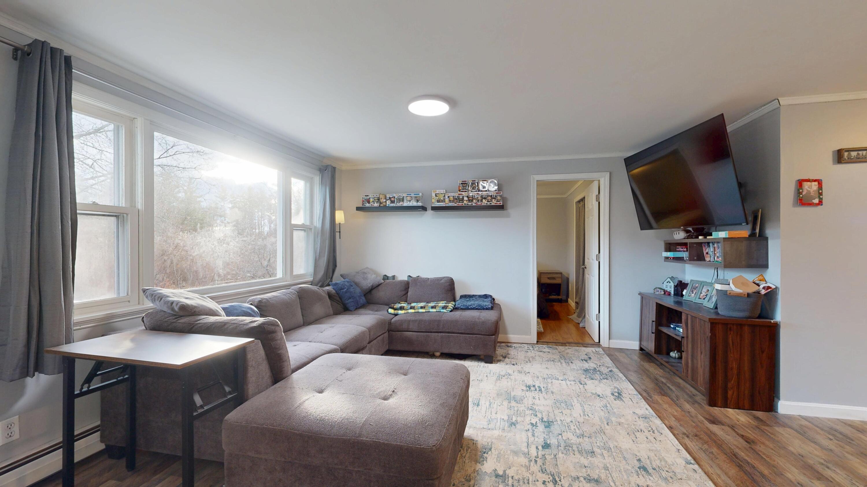 6 Cecile Avenue Augusta, ME 04330 - Photo 15 of 32 Living Room