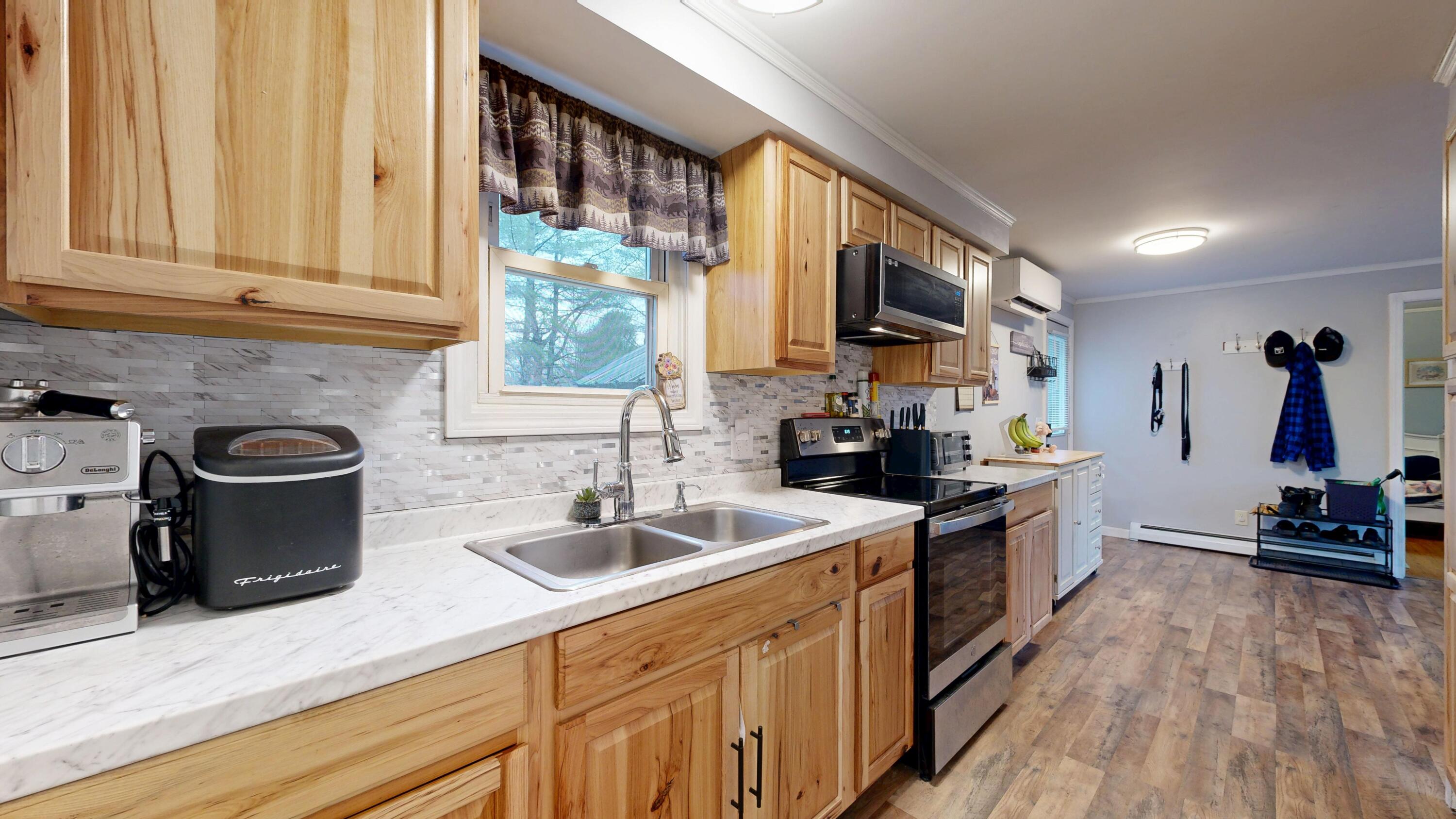 6 Cecile Avenue Augusta, ME 04330 - Photo 10 of 32 Kitchen