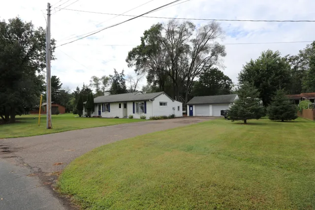 $425,000 | 1850 Quasar Avenue South, Lakeland, MN 55043