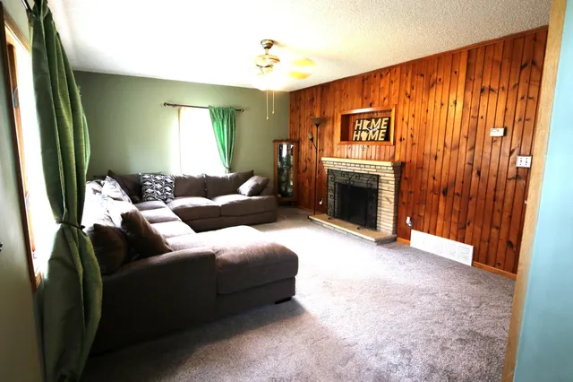 $425,000 | 1850 Quasar Avenue South, Lakeland, MN 55043