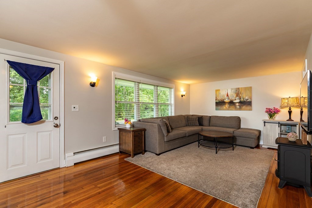 79 Wenham Road Carver, MA 02330 - Photo 4 of 28 Gallery Image 4