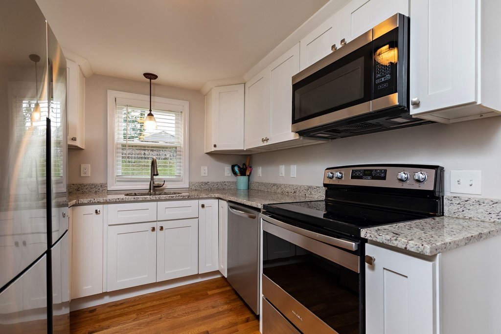 79 Wenham Road Carver, MA 02330 - Photo 6 of 28 Gallery Image 6