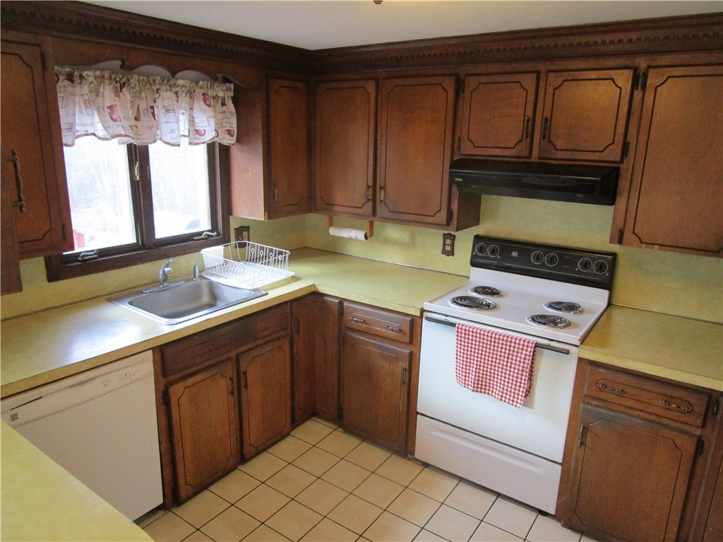 285 Log Bridge Road Coventry, RI 02816 - Photo 19 of 39