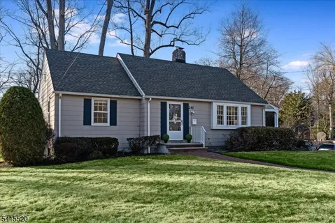 $799,000 | 241 Evergreen Court, Mountainside, NJ 07092