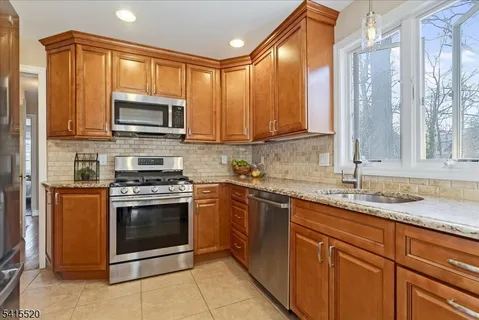 $799,000 | 241 Evergreen Court, Mountainside, NJ 07092