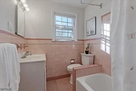 $799,000 | 241 Evergreen Court, Mountainside, NJ 07092