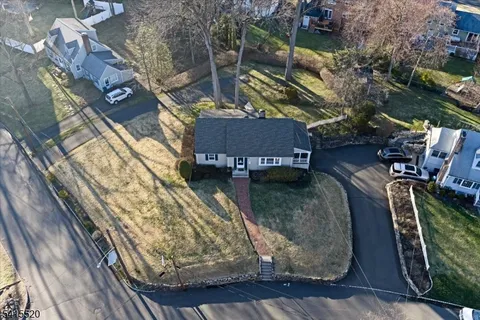 $799,000 | 241 Evergreen Court, Mountainside, NJ 07092