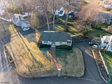 $799,000 | 241 Evergreen Court, Mountainside, NJ 07092