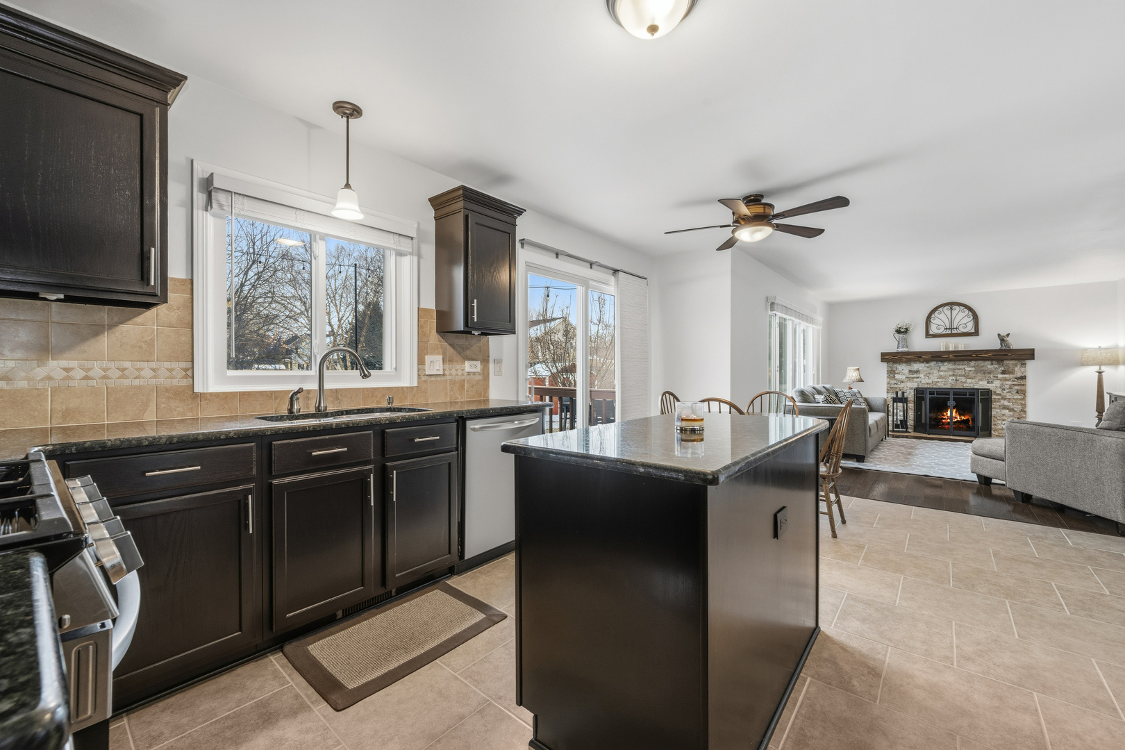 13 Callery Court Bolingbrook, IL 60490 - Photo 7 of 43