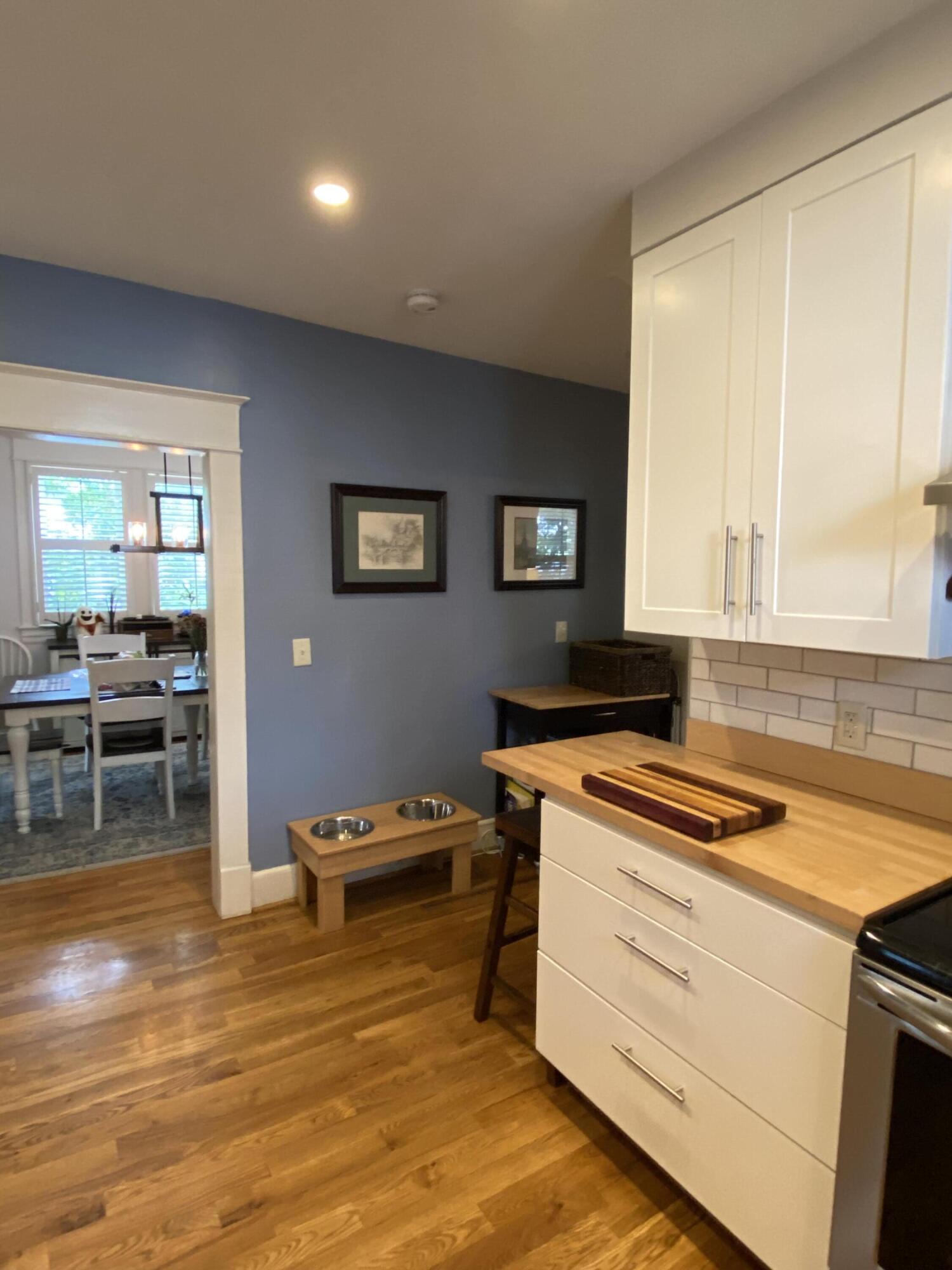 1734 Arlington Road Southwest Roanoke, VA 24015 - Photo 14 of 29 1F2C3844-92E4-4C61-8432-677FBE93BEC2