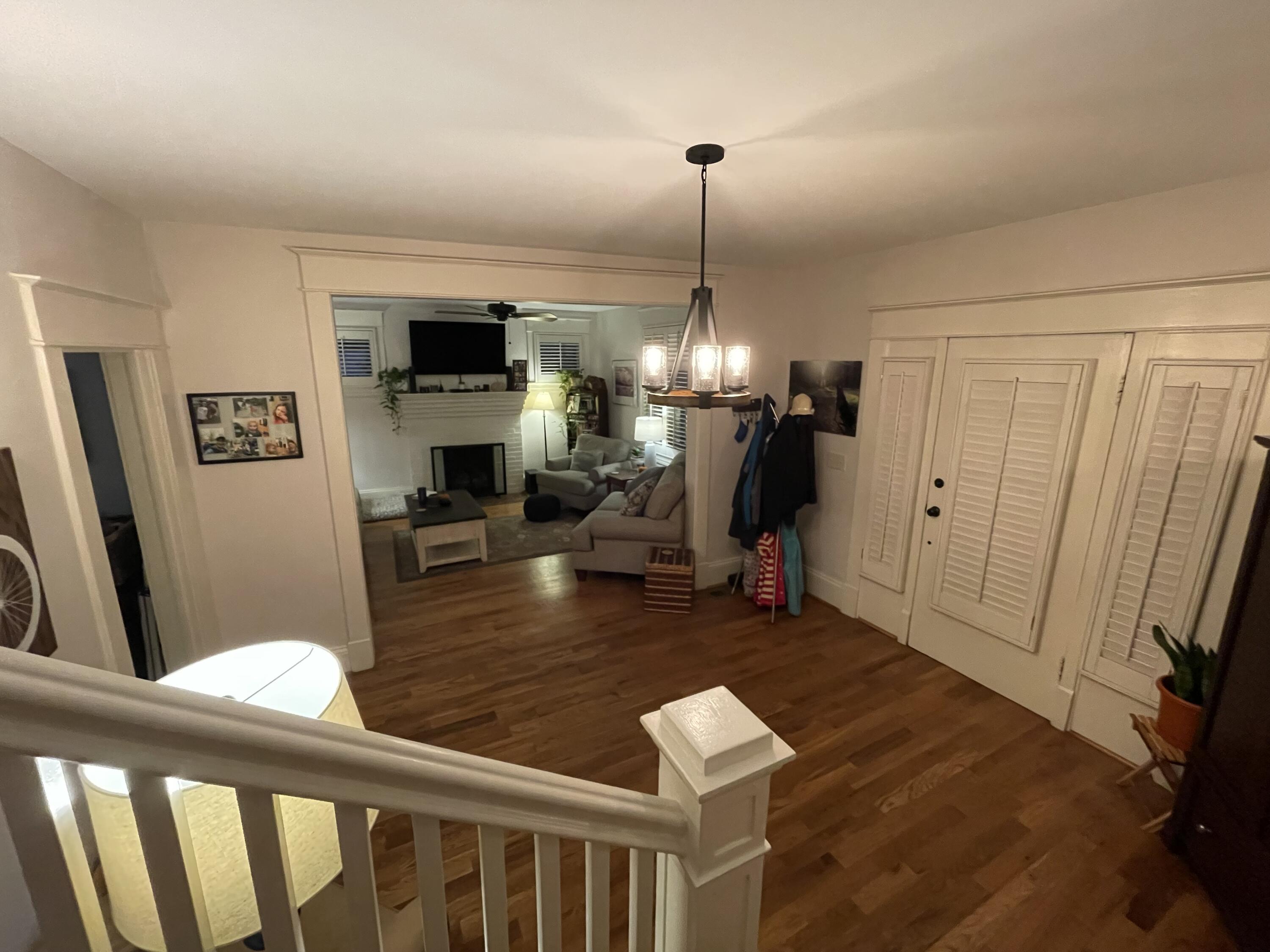 1734 Arlington Road Southwest Roanoke, VA 24015 - Photo 19 of 29 Arlington Foyer from steps