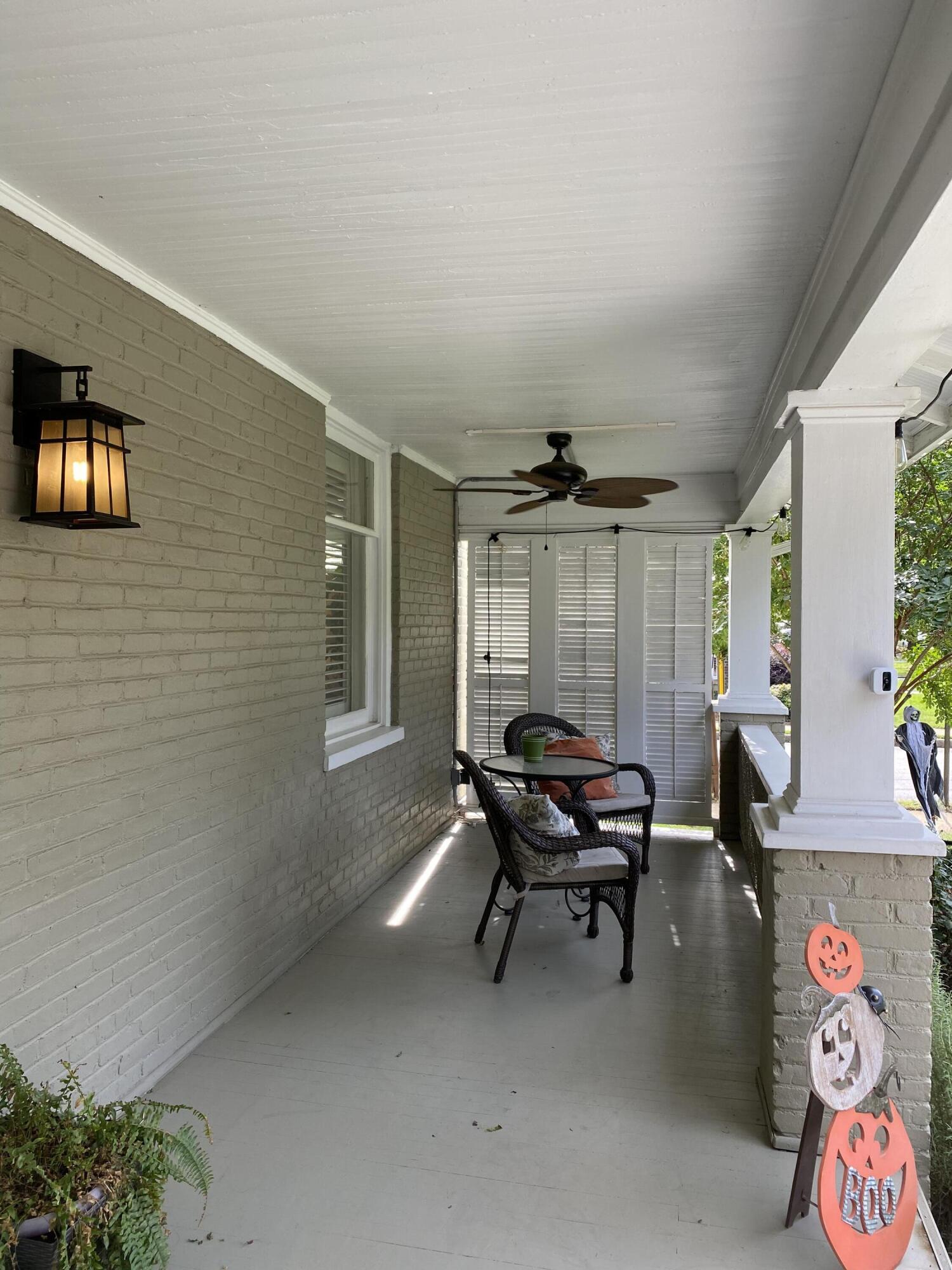 1734 Arlington Road Southwest Roanoke, VA 24015 - Photo 5 of 29 19AE0CAC-8379-462C-B8FA-485E07651514