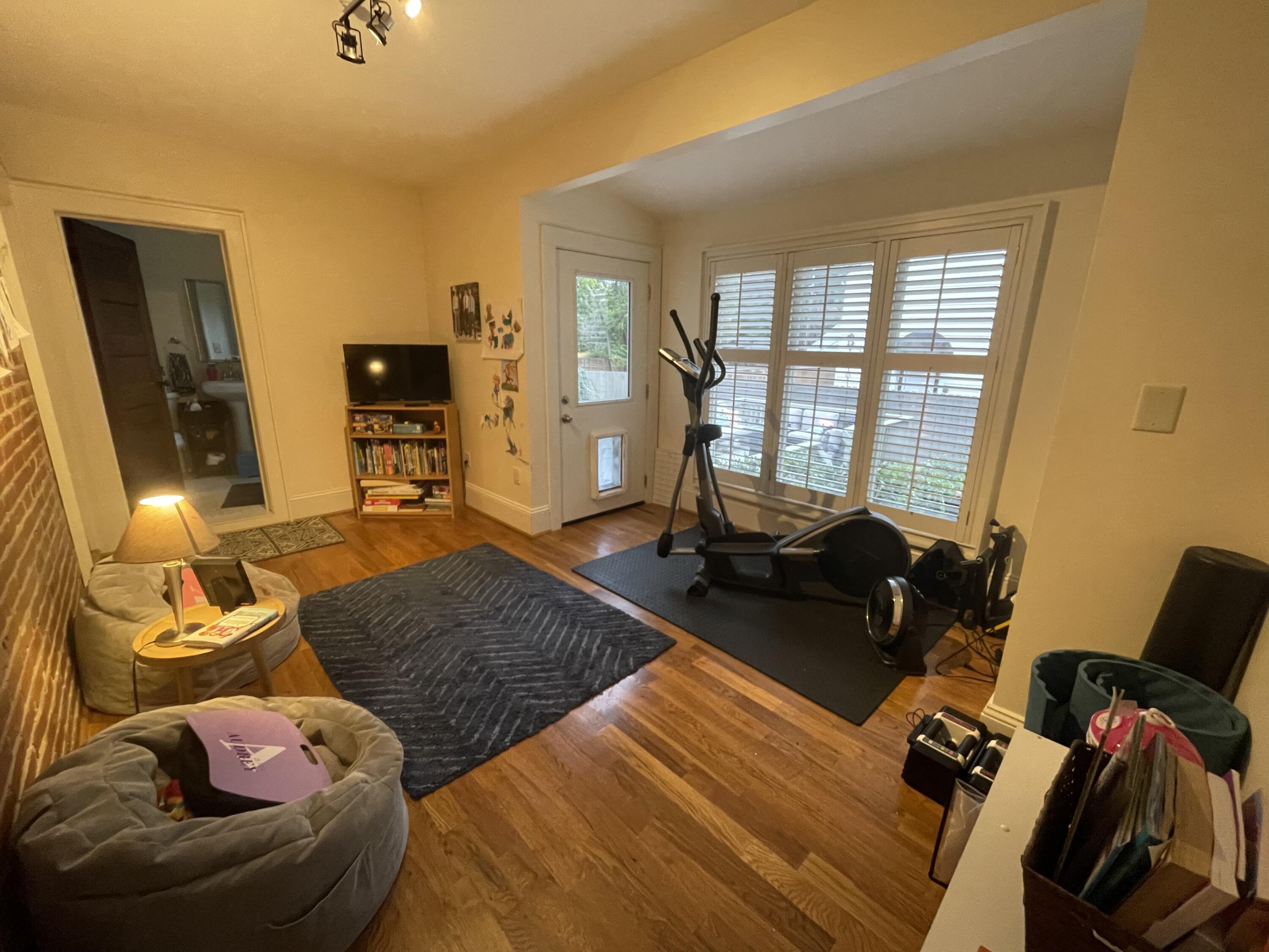 1734 Arlington Road Southwest Roanoke, VA 24015 - Photo 9 of 29 15B16D92-4979-46BE-A910-75B8389ACE3C