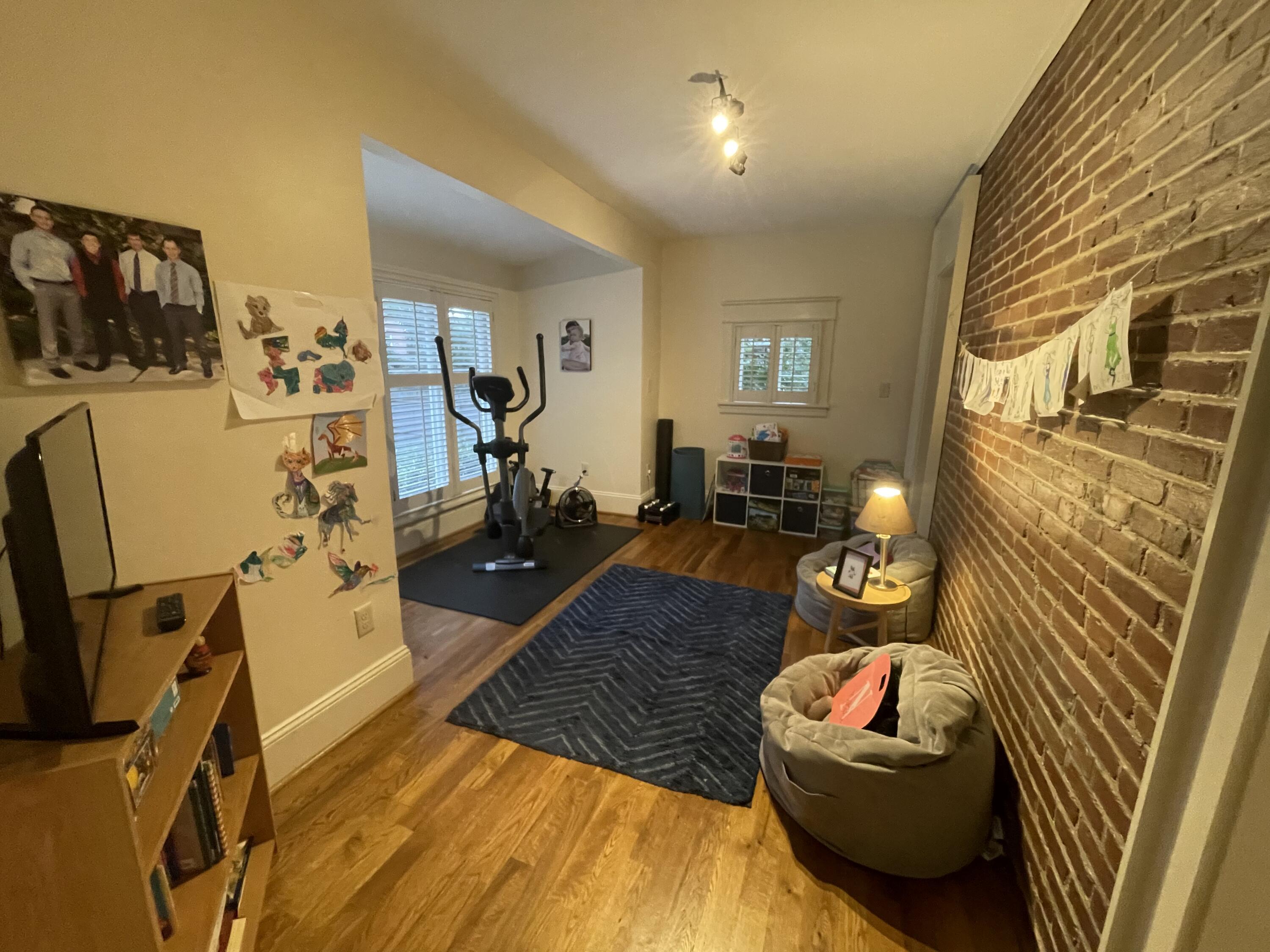 1734 Arlington Road Southwest Roanoke, VA 24015 - Photo 10 of 29 9E90F897-5BB1-4F26-84FB-11A174515E38