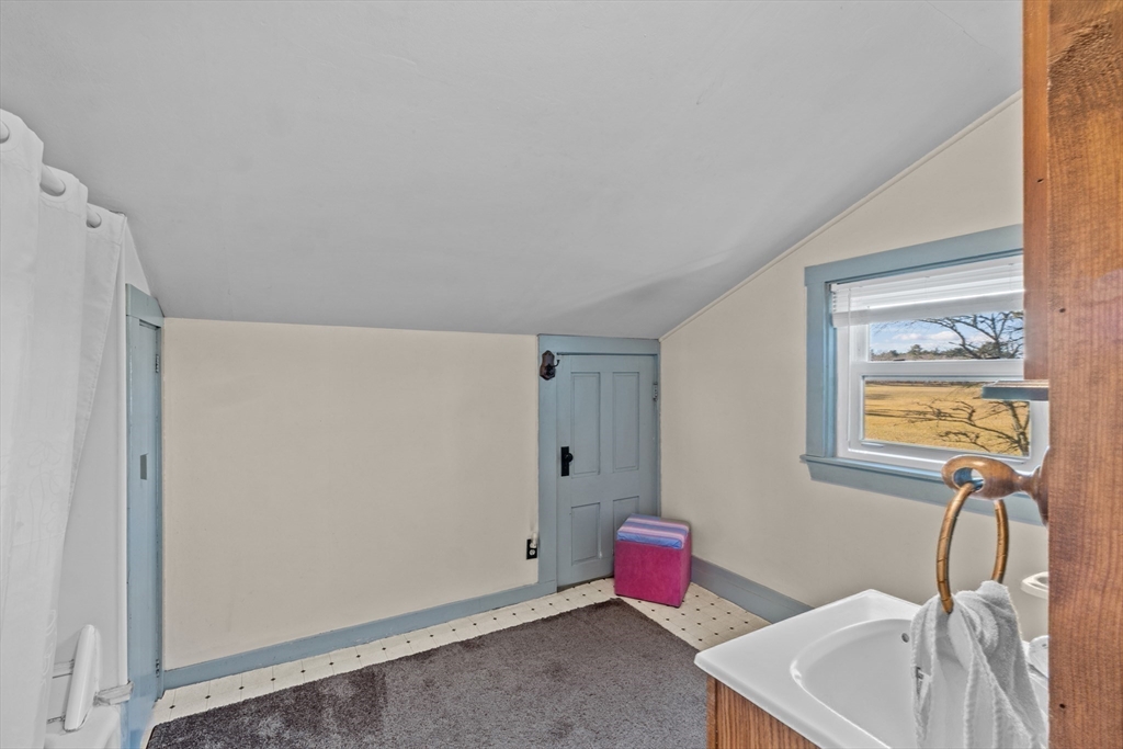 426 Rounseville Road Rochester, MA 02770 - Photo 22 of 31