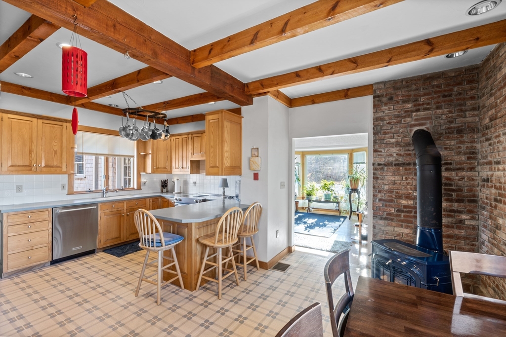 426 Rounseville Road Rochester, MA 02770 - Photo 3 of 31