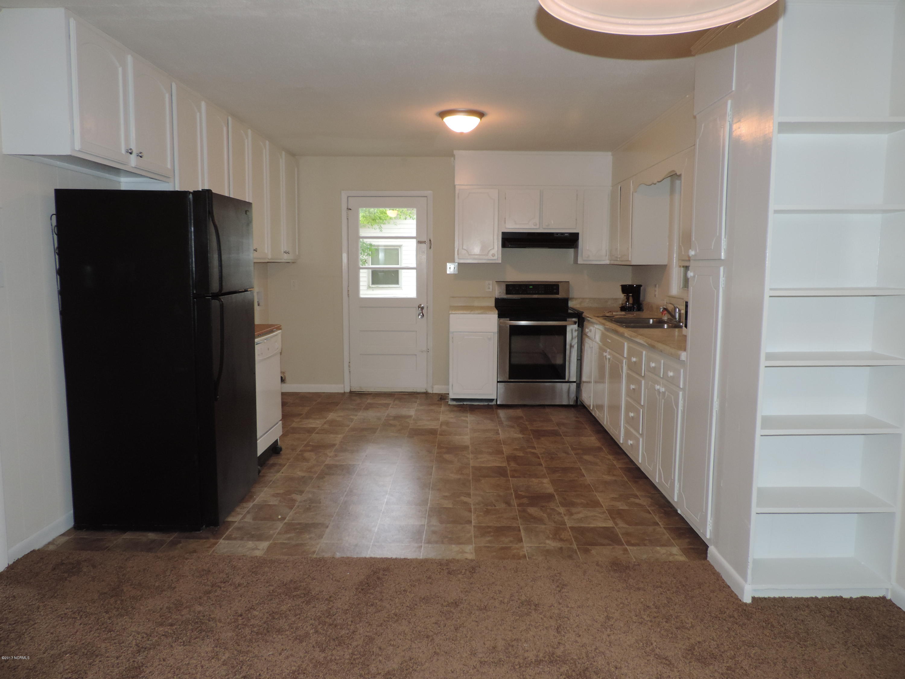 102 Pine Dale Road Havelock, NC 28532 - Photo 7 of 22 Kitchen with built in shelves for additional storage