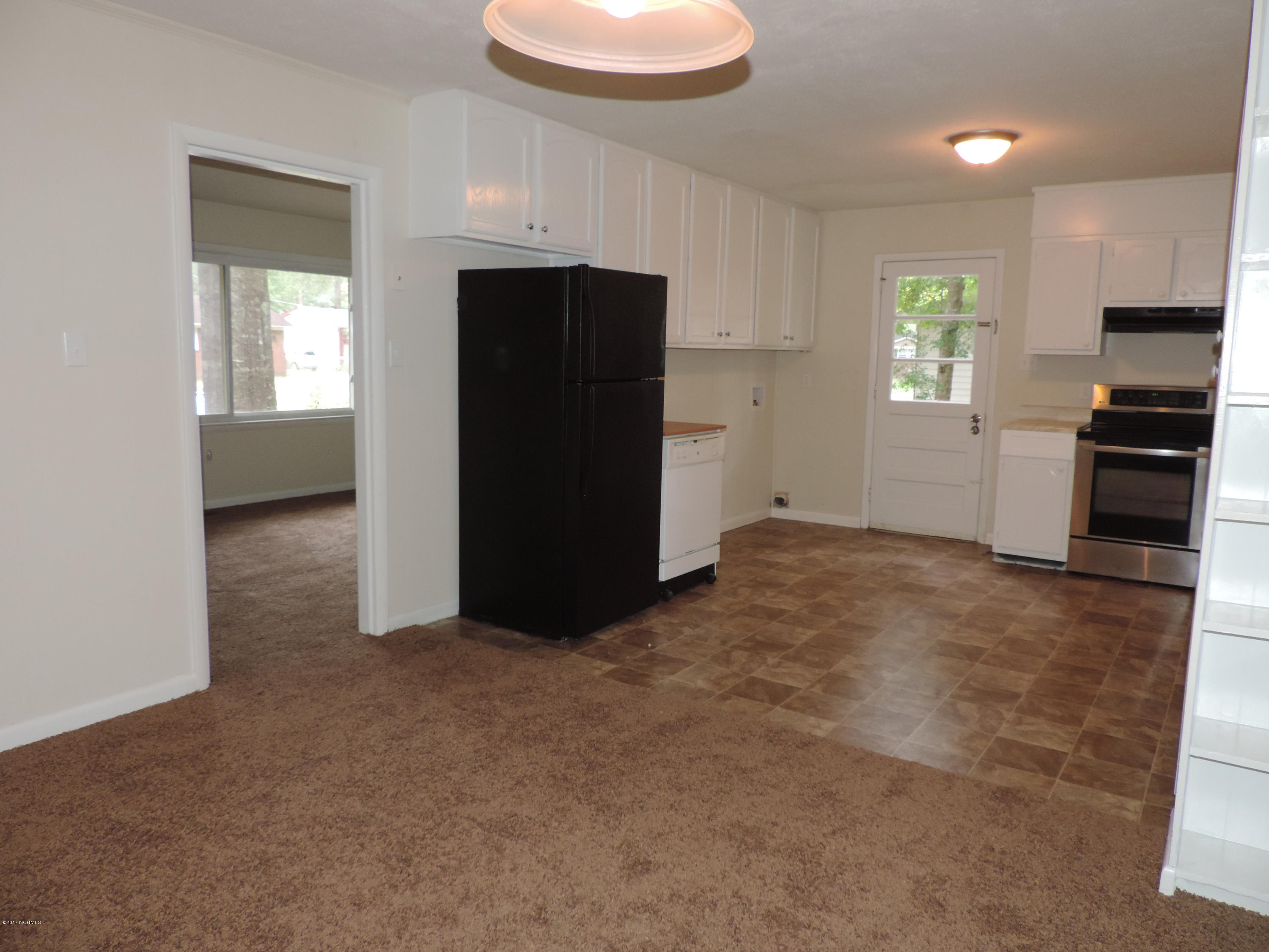 102 Pine Dale Road Havelock, NC 28532 - Photo 8 of 22 Dining room with entry to kitchen
