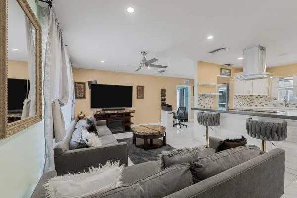 $600,000 | Undisclosed Address, Margate, FL 33063