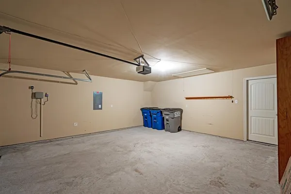 $1,900 | 1911 Meadow Crest Drive, Princeton, TX 75407