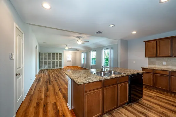 $1,900 | 1911 Meadow Crest Drive, Princeton, TX 75407