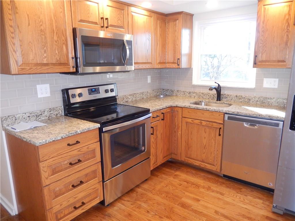 489 Cecil-Henderson Road Cecil, PA 15321 - Photo 3 of 25