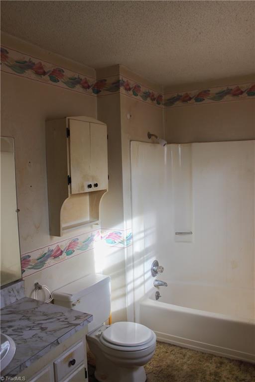 8134 Dull Road Clemmons, NC 27012 - Photo 11 of 15 Master bathroom