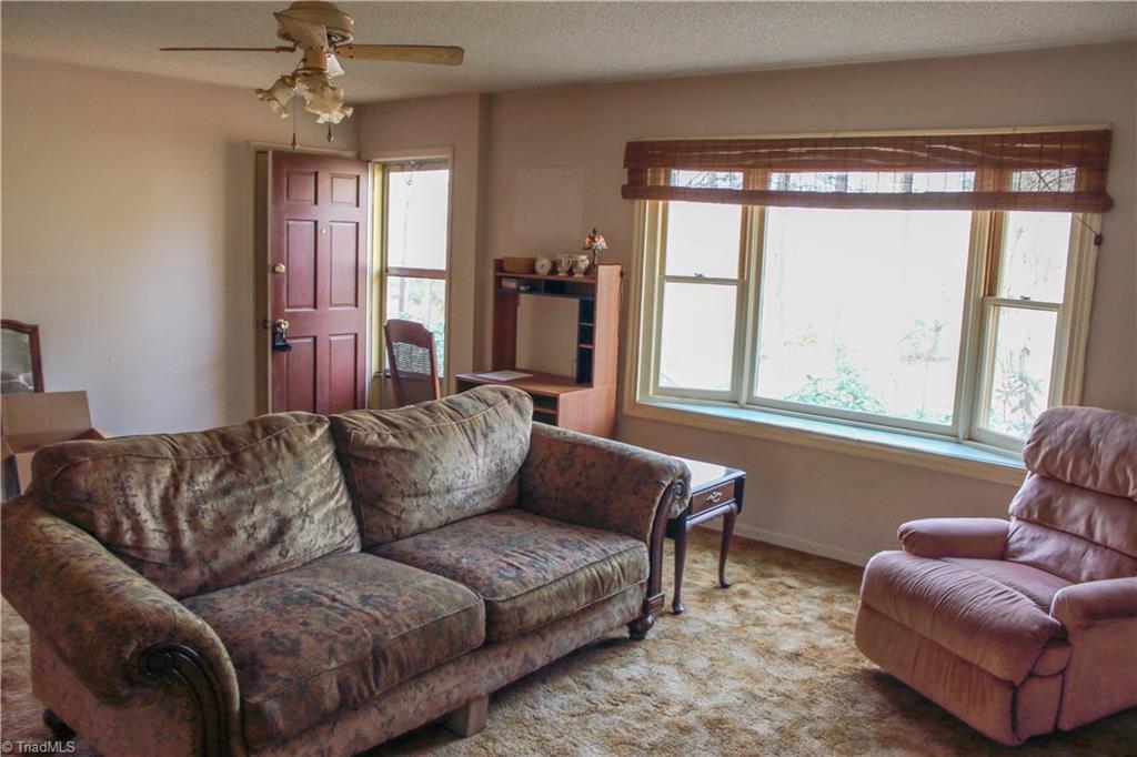 8134 Dull Road Clemmons, NC 27012 - Photo 5 of 15 Living room different angle