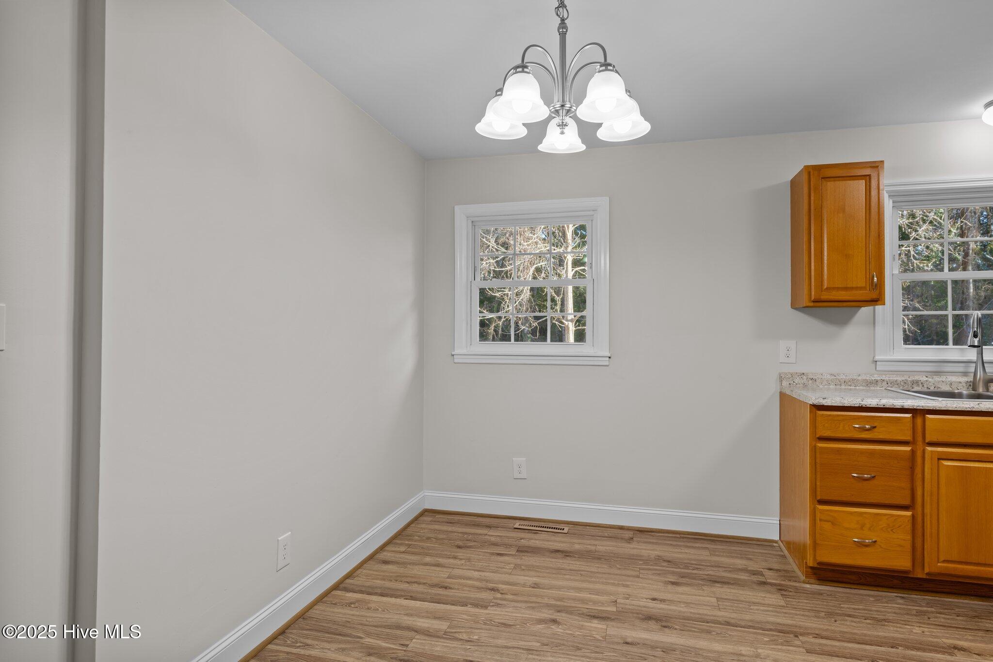 3009 Fairway Road Morehead City, NC 28557 - Photo 11 of 34 42-web-or-mls-1S3A5454