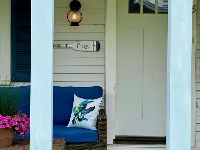 a picture of a bench