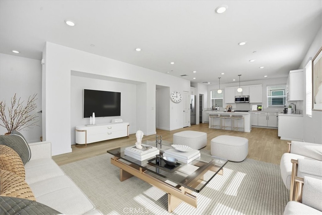 9328 Via Azul Pico Rivera, CA 90660 - Photo 7 of 38