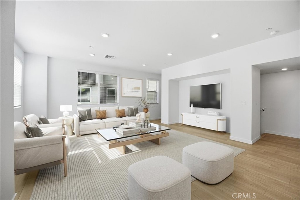 9328 Via Azul Pico Rivera, CA 90660 - Photo 8 of 38