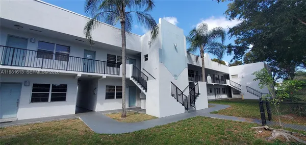 $1,950 | 1925 Madison Street, Unit 1, Hollywood, FL 33020